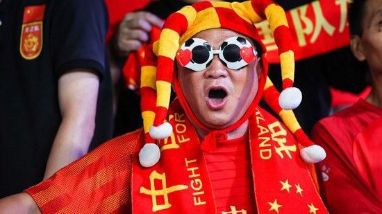 影片由刘德华、林小强、蔡志坚监制，邱礼涛编剧并执导，刘德华、欧豪领衔主演，倪妮特邀演 《猎金·游戏》定档5.1 刘德华欧豪倪妮揭股市内幕 2025-03-13 3月13日，由邱礼涛编剧并执导，刘德华、欧豪、倪妮等主演的电影《猎金·游戏》发布定档预告及海报，宣布将于5月1日上映。