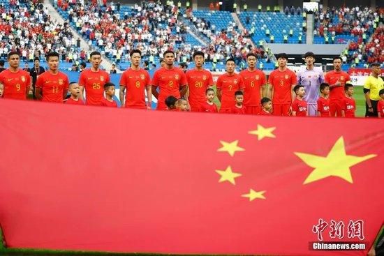 与动态欢乐的“一镜到底MV”不同，在这个更偏向于静态的短片拍摄中，选手们要快速投入情感，回顾自己一路上追逐电影梦想的点点滴滴，镜头抓拍 鹿晗关晓彤暗暗放闪！