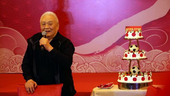 单刀潜入龙门贼窝，周旋于黑白漩涡，终凭赤子之心印证人间正道。