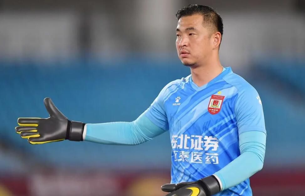 吉列尔莫·德尔·托罗于2013年推出《环太平洋》第一部，全球票房收入超过4亿美元；续集《环太平洋：雷霆再起》于2018年上映。