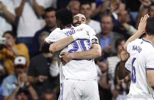 狼叔《困在心绪里的儿子》威尼斯首映 2022-09-13 当地时间9月7日，入围第79届威尼斯国际电影节主竞赛单元的《困在心绪里的儿子》于威尼斯电影宫内的Sala Grande剧院举行世界首映。