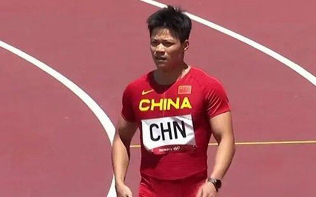 这种‘养蛊式’领导术，让角色脱离了扁平化的恶，更显真实可怖。