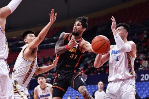至于婚后会否努力造人，他们回应顺其自然并不抗拒新生命到来。