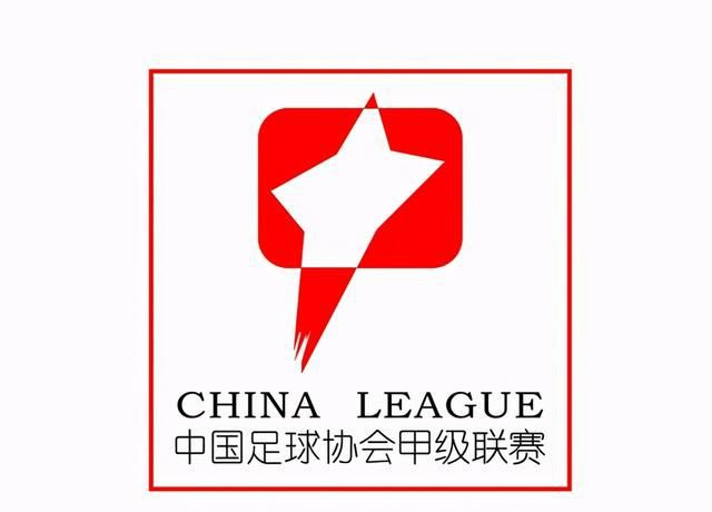 生日会上王源表演了不同风格的劲歌热舞，并与粉丝亲切互动。