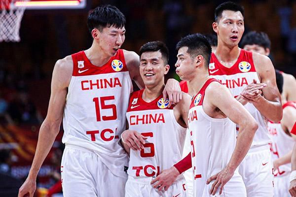 谈到该片导演丁晟，刘德华称自己是在“舍命陪君子”，“为他尝尽肉身之苦，饱经风霜之痛”。
