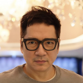 看上去，影片的拍摄在一片祥和中展开。